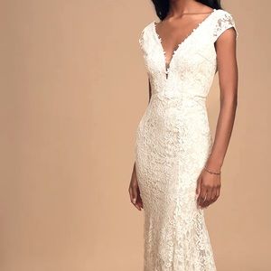 NWT LULUS Maxi lace wedding bridal dress L
